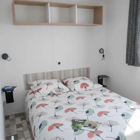 Zecamping 3 Etoiles Dog Friendly Tennis Piscine Chauffee Кемпинг